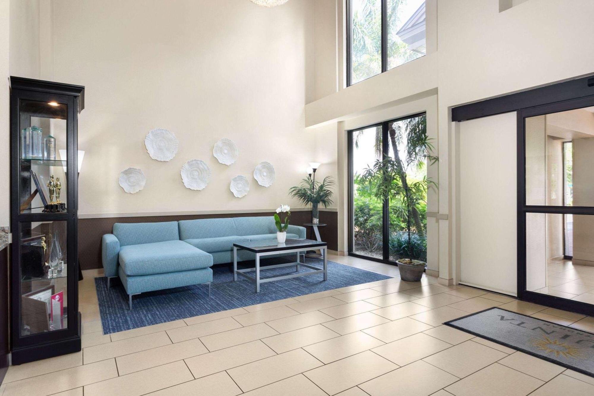 La Quinta By Wyndham Bonita Springs Naples North Hotel Exterior photo