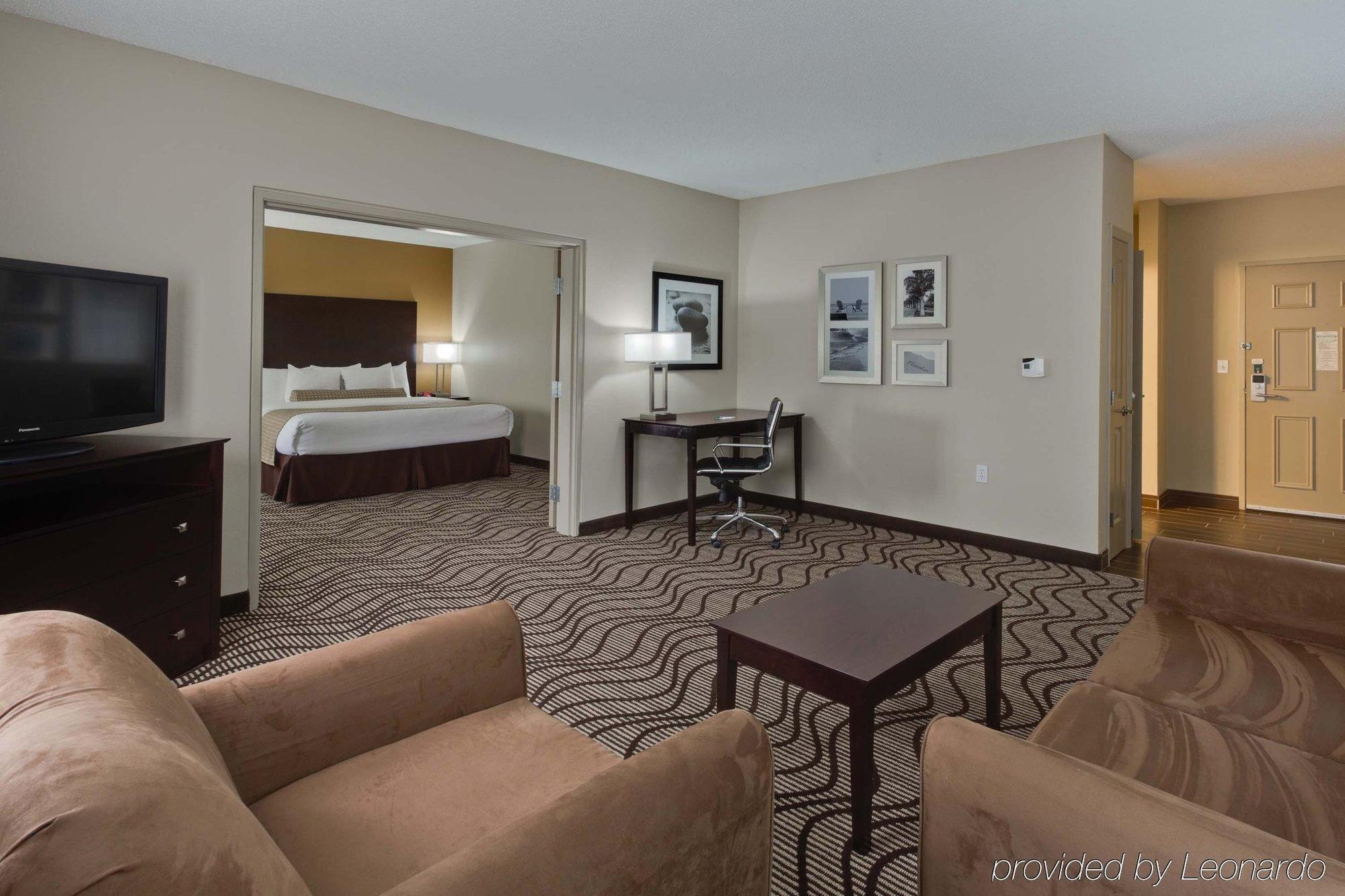 La Quinta By Wyndham Bonita Springs Naples North Hotel Exterior photo